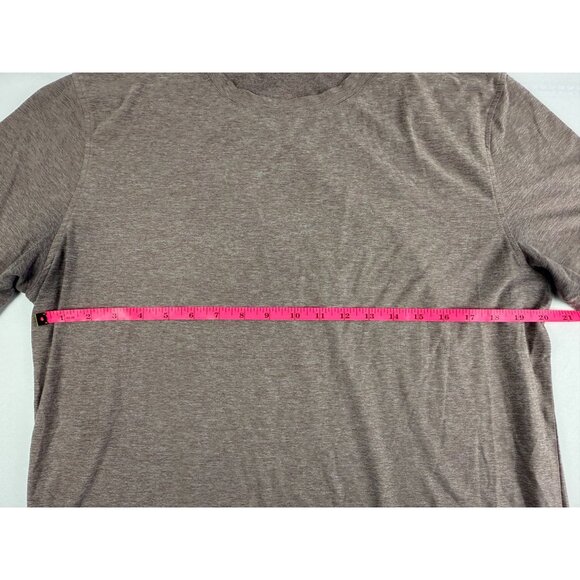 Vuori Performance Strato Tech Tee Shirt Stretch Brown Men’s L Athletic - Picture 6 of 7